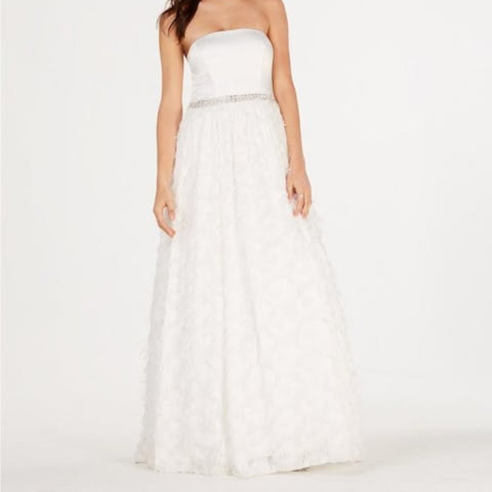 Say Yes to the Prom Juniors Strapless Faux-Feather Gown, Size 5